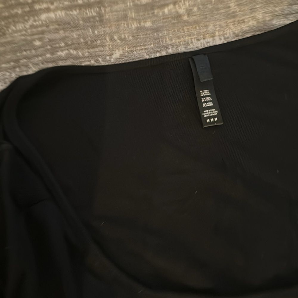 resses
LONG SLEEVE DRESS - Picture 3 of 5